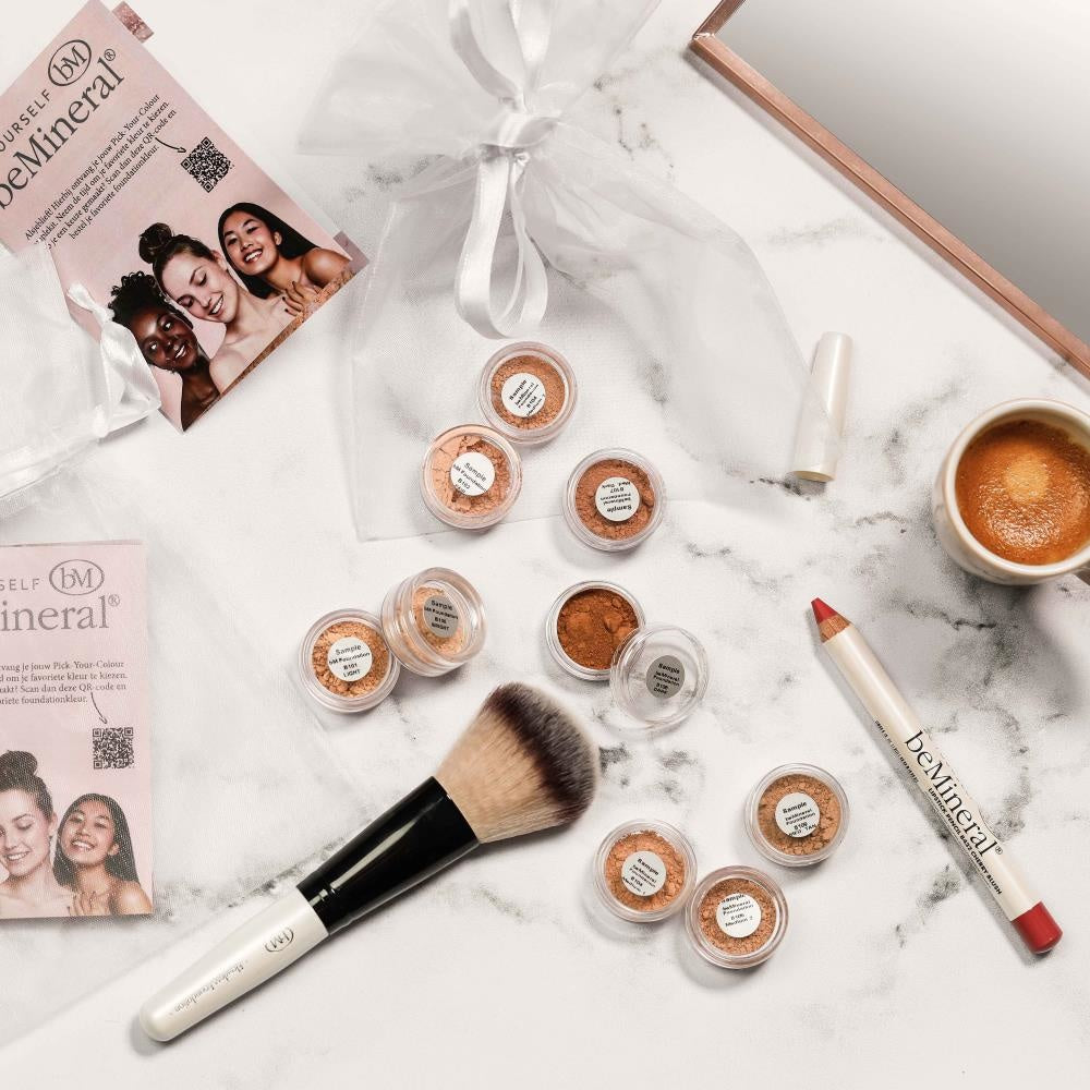 B122 beMineral-pick-your-colour-samplekit-overview